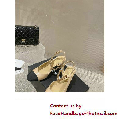 Chanel Heel 6.5cm Chain Lambskin Grosgrain  &  Metal Pumps Slingbacks G45092 Beige/Black 2023